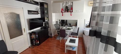 Grbavica Apartment | Tolstojeva