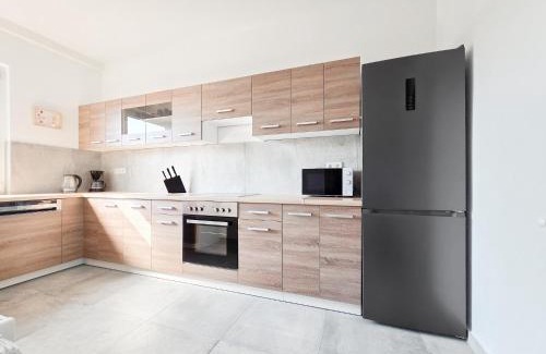Rath Apartment | Tolstov Apartments - 6 Zimmer Wohnungen - 15 Min zur Messe DUS