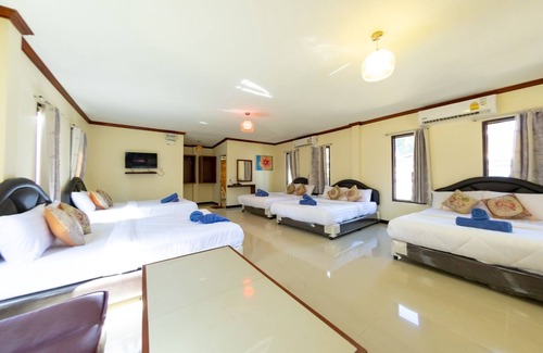 Rayong Hotel | Tom Pizza Resort