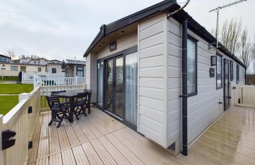 Dawlish Warren House | TOM TODDY - Enchanting Golden Sands Caravan at Dawlish Warren