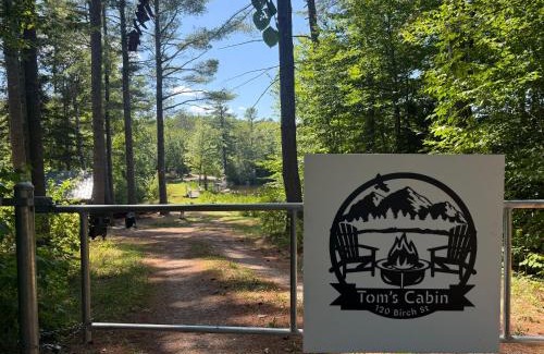 Bryant Pond House | Toms Cabin On Lake Christopher