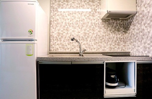 Suryuk House | Tongyeong Cobalt Blue Pension