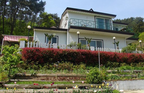 Taeyanghwa Hotel | Tongyeong Yeonji Pension