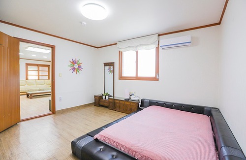 Taeyanghwa Hotel | Tongyeong Yeonji Pension
