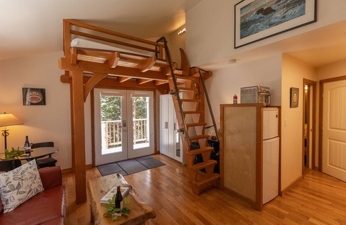 Tofino Apartment | Tonquin Beach I Downtown I Pet I Fireplace I Relax