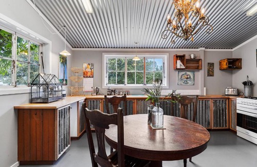 Ewingsdale House | Tooraloo Farm Stay Byron Bay