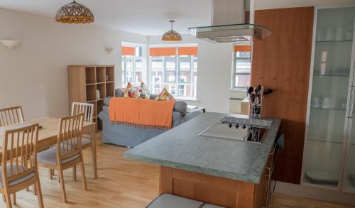 Ipswich Apartment | Toothbrush Apartments - Central Ipswich St Peters St