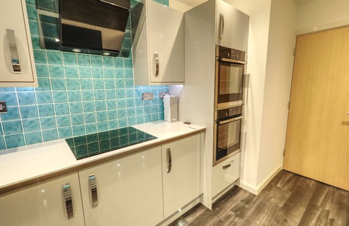 Ipswich Apartment | Toothbrush Apartments - 2 Bed/2 Bath - Neptune Square