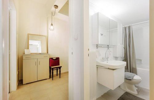 Koukaki Apartment | Top Acropolis Sightseeing 1st FLR Elegant Flat by LODGESPOT