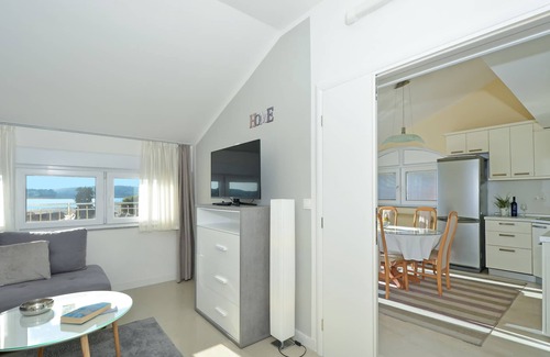 Okrug Gornji Apartment | TOP apartment 5 pers, pool, sea view, luxury, 2 bedrooms + living room