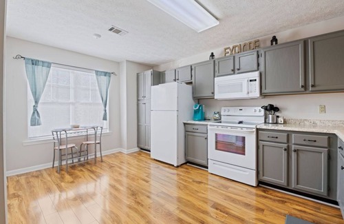 Dadeville Condo | Top Deck at Lake Martin!
