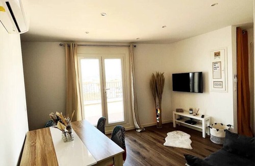 Saint-Lambert Apartment | TOP flat heart Endoume 2P Terrace VIEW !