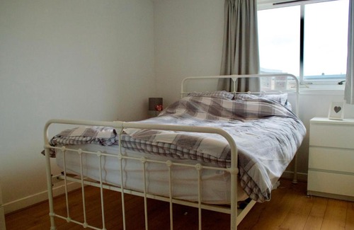 Gorgie Apartment | Top Floor 2 Bedroom Flat In Edinburgh