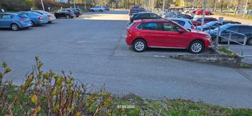 Itainen District Apartment | Top floor 51m2, Balcony, 150 M WiFi, free own parking place, 300m Metro