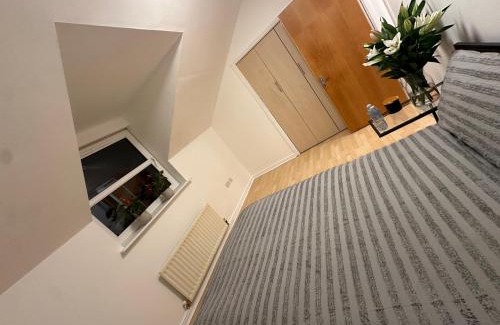 Restalrig Apartment | Top Floor Apartment