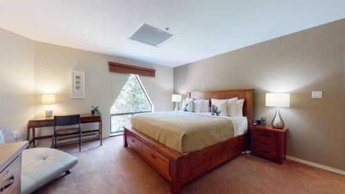 Blueberry Hill House | Top Floor Apartment with Pool and Hot Tub by Harmony Whistler