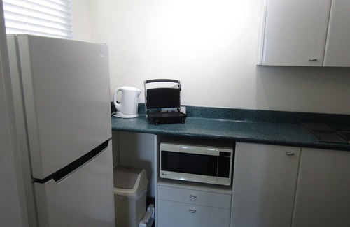 North Ward Apartment | Top Floor Aquarius Amazing Ocean Views fast WiFi Kayo Free weekly service