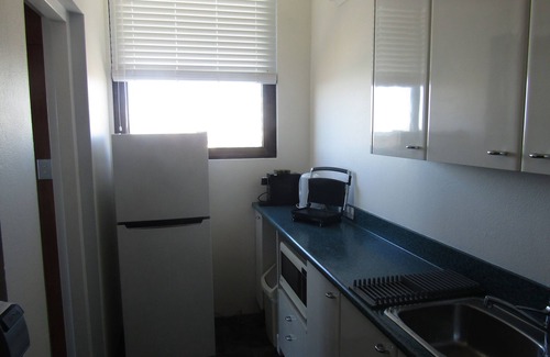 North Ward Apartment | Top Floor Aquarius Amazing Ocean Views fast WiFi Kayo Free weekly service