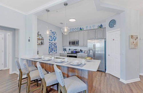 Florida Central Atlantic Coast Condo | Top floor condo w/view of lake, pool and fireworks! - Next to conv. center