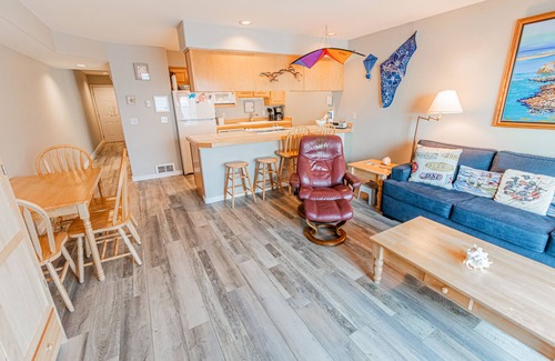 Lincoln City Condo | Top floor condo with bay and ocean views in historic Taft, Lincoln City!