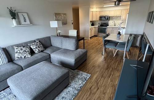 Glenwood Grove - North Iris Condo | Top-floor Condo with Mountain Views