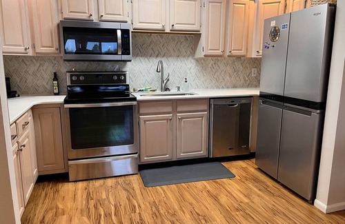 Glenwood Grove - North Iris Condo | Top-floor Condo with Mountain Views