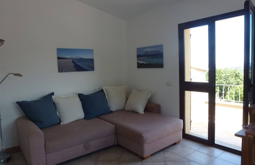 Nuditta Apartment | Top floor in the hills above Budoni, fantastic sea view, terrace