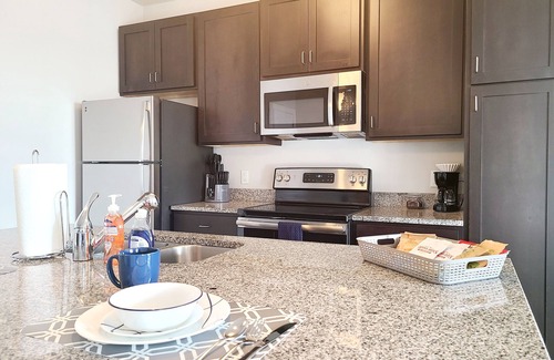 Grand Center Apartment | Top Floor- King Suite- Traveler's Paradise (522)