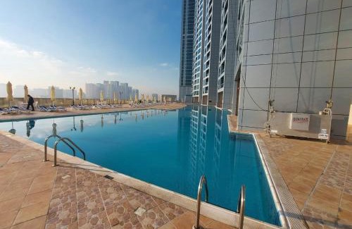 Rumailah Apartment | Top Floor Luxury 2BR Beach Apartment with Full Sea View