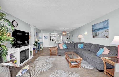 Sneads Ferry Condo | Top floor, oceanfront views!