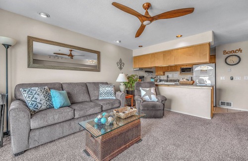 Lincoln City Condo | Top Floor, Ocean View Condo in The Heart of The Taft District in Lincoln City