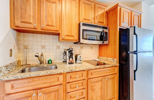 Ortona Park Hotel | Top-floor oceanfront getaway Ocean view & high-speed WiFi