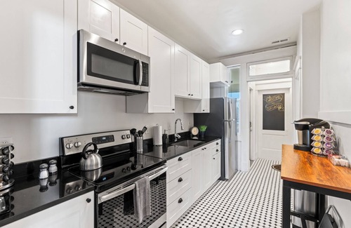 Central City Apartment | Top-Floor of 2-Story - Downtown area of SLC & Close to the University of Utah.