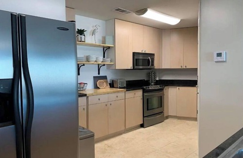 Biloxi Condo | Top Floor On the Beach, 2 Bed-Seabreeze, Biloxi MS