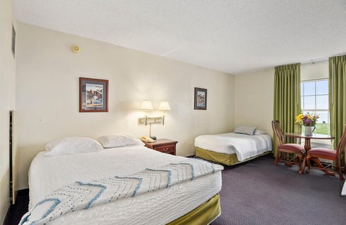 North East Hotel | Top Floor Standard Deluxe Bay View