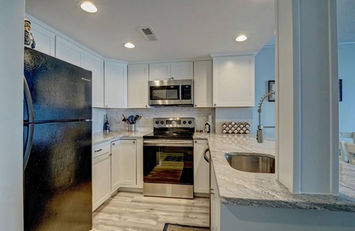 Sneads Ferry Condo | Top Floor Unit with amazing pool and ocean views