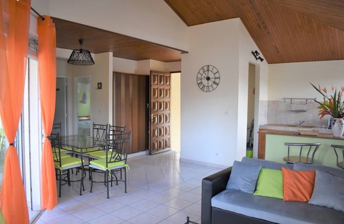 Le Robert House | top of 3-room villa 75 m² quiet, well equipped, view of Robert bay