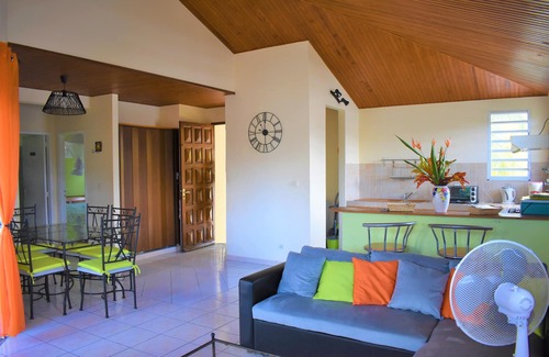 Le Robert House | top of 3-room villa 75 m² quiet, well equipped, view of Robert bay
