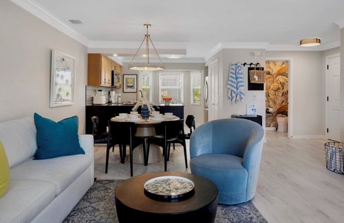 Old Town Condo | *TOP OF OLD TOWN @ DUVAL SQUARE* Renovated Home + LAST KEY SERVICES…