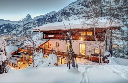 Zermatt Ski Chalet | Top ski chalet in Zermatt (Ski in) with a wonderful view of the Matterhorn