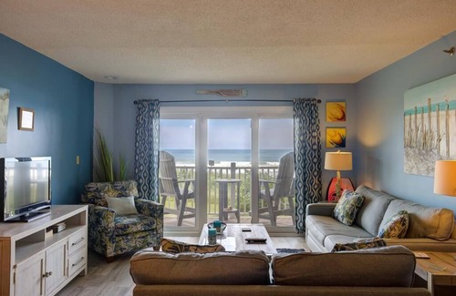 Sneads Ferry Condo | Topsail Dunes 3108| Community Pool | Oceanfront Condo Complex