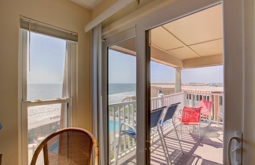 Sneads Ferry Condo | Topsail Dunes 3413 | Community Pool | Oceanfront Condo Complex