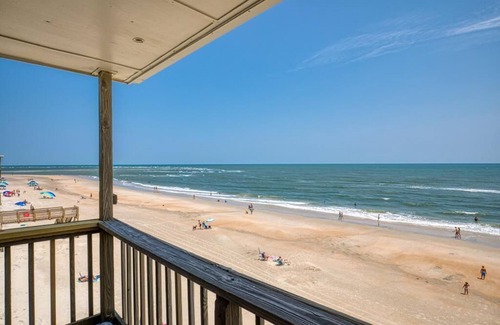 Sneads Ferry Condo | Topsail Reef 315 | Oceanfront Condo | Sleeps 4