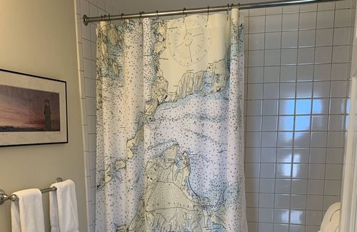 Menemsha Cottage | Topside Cottage with private beach access!