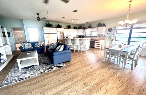 Lower Keys House | Torchview Lookout- Secluded Waterfront Retreat With 240’ Dock On Niles Channel