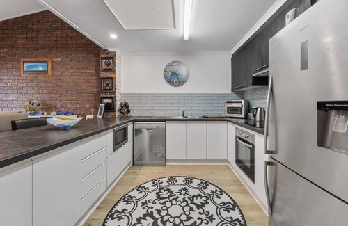 Torquay Apartment | Torquay Terrace Coastal Charm and Laidback Living