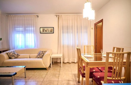 Collblanc y La Torrassa Apartment | TORRASSA FIRA