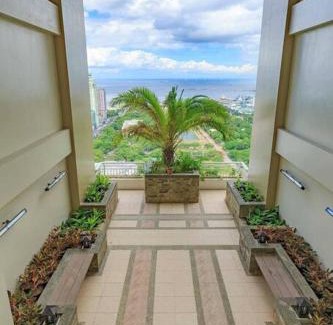 Ermita Apartment | Torre DeManila TaftAvenue 1bedroomBalcony Rooftop Viewing LunetaPark ManilaOceanPark ManilaBay US Embassy