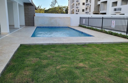 Santiago Province Apartment | Torre de lujo con piscina y seguridad