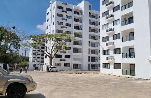 Santiago Province Apartment | Torre de lujo con piscina y seguridad